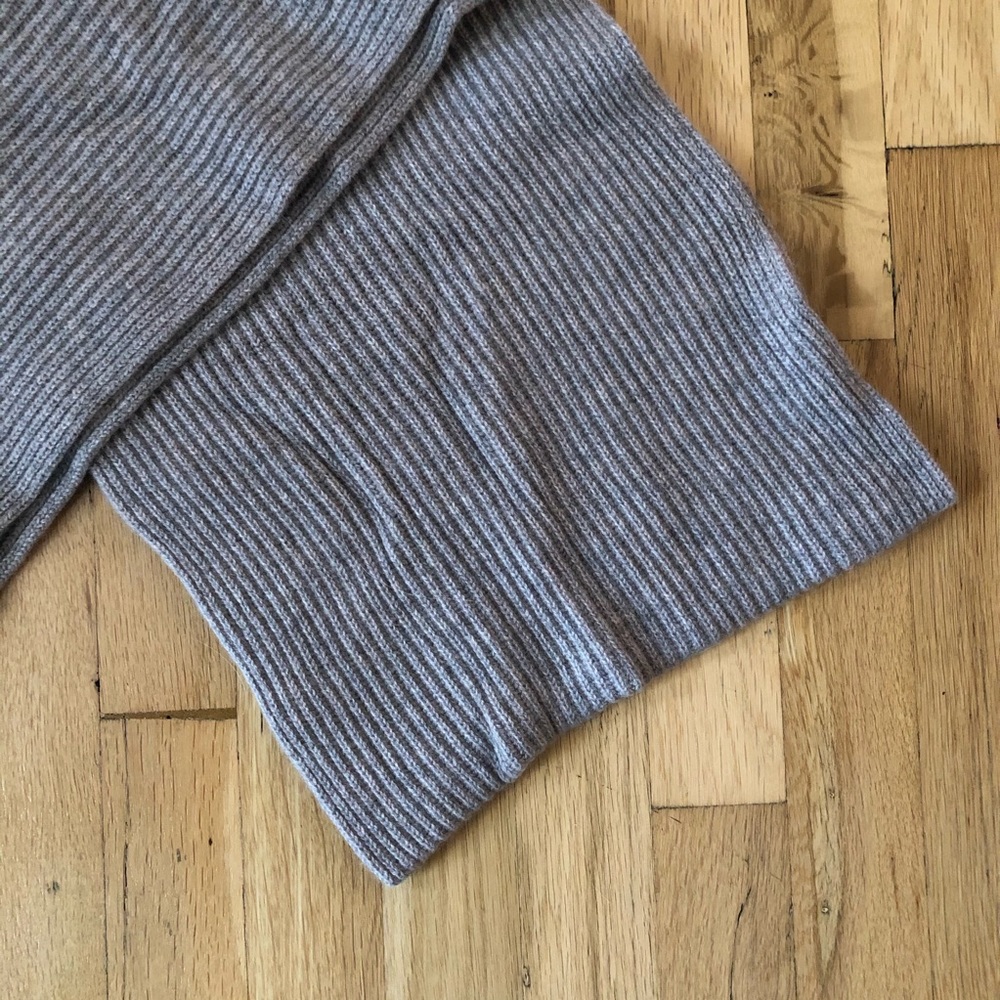GAP Ribbed Scarf - Picture 2 of 2